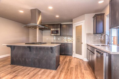 2466 SW Metolius Ave, Redmond, OR 97756 - photo 5