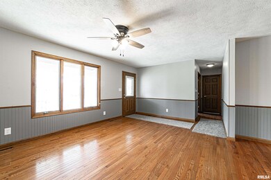 2 Tulip Dr, Lincoln, IL 62656 - photo 5