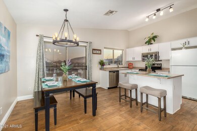 Dining to kitchen