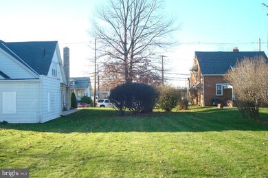 554 S 4th St, Chambersburg, PA 17201 - photo 7