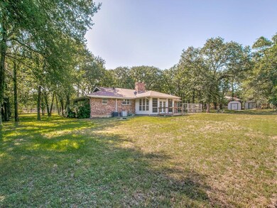 1030 Reese Ln, Azle, TX 76020 - photo 5