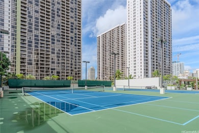 Liliuokalani Gardens unit II914, Honolulu, HI 96815 - photo 3