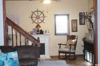 709 N Sherman St, Lincoln, IL 62656 - photo 5