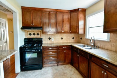 1719 W 43rd St, Houston, TX 77018 - photo 4