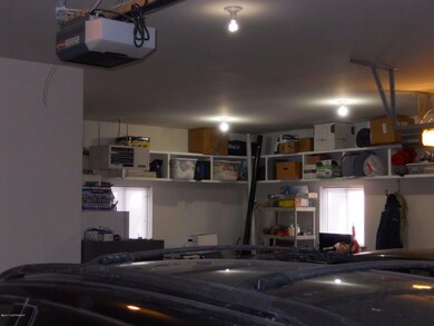 3 car garage 1r