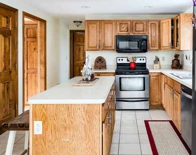 28 Valley View Cir, Rutland, MA 01543 - photo 6