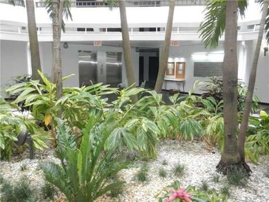 13951 Kendale Lakes Cir unit 406A, Miami, FL 33183 - photo 4