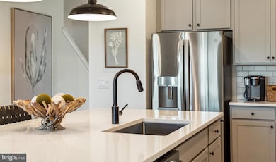 114 Thornton Ave, Ranson, WV 25438 - photo 6