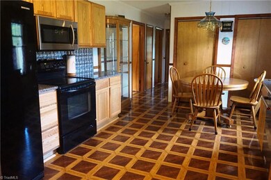 Large eat-in kitchen