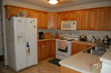 34 Fecteau Cir unit 28, Barre, VT 05641 - photo 5