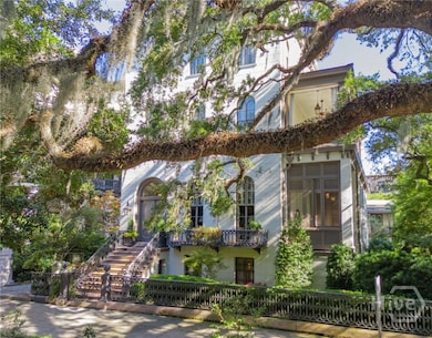 20 W Gaston St, Savannah, GA 31401 - photo 2
