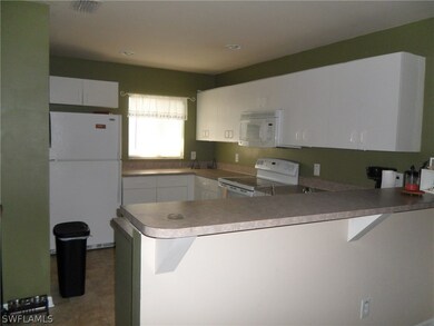 215 Blackstone Dr, Fort Myers, FL 33913 - photo 4