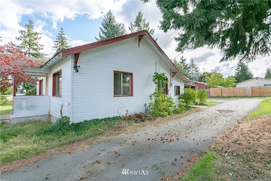 213 Stevens Ave NW, Yelm, WA 98597 - photo 2