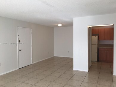 437 Executive Center Dr unit 209, West Palm Beach, FL 33401 - photo 2
