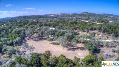 23090 Scenic Loop Rd, San Antonio, TX 78255 - photo 7