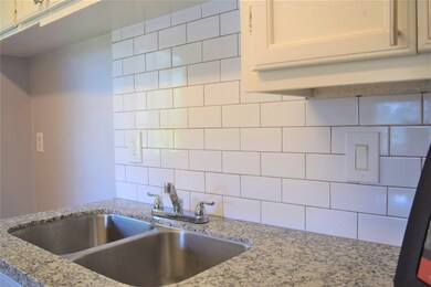 7033 Kinney St unit A, Houston, TX 77087 - photo 3