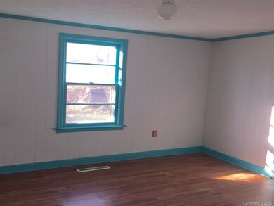 710 Pace Rd, Hendersonville, NC 28792 - photo 7