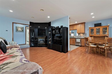 Living Room With Gas Fireplace