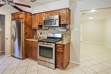 1915 E Allegro St, Houston, TX 77080 - photo 4