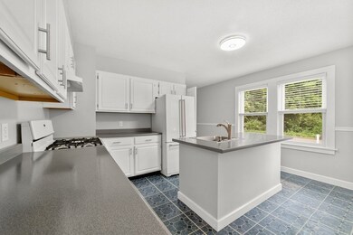 18 Varnum Rd, Dracut, MA 01826 - photo 2