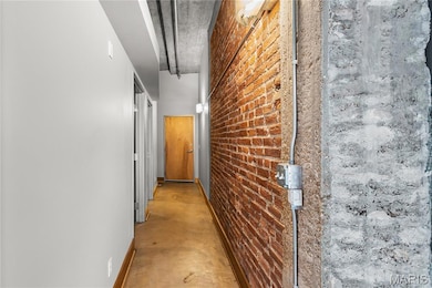 2201 Locust St unit 301, Saint Louis, MO 63103 - photo 4