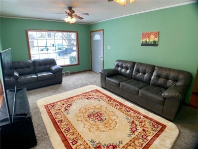 4022 40th St, Des Moines, IA 50310 - photo 3