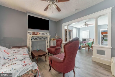 36 E Washington Ave, Clifton Heights, PA 19018 - photo 5