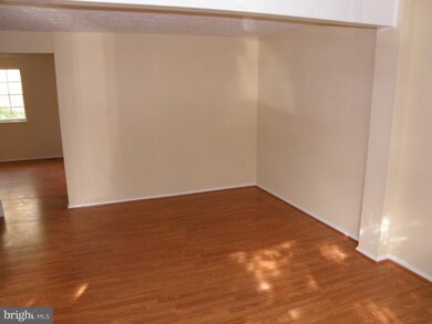 7905 Tyson Oaks Cir, Vienna, VA 22182 - photo 5