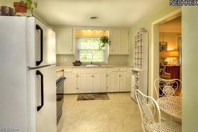 8631 Usher Rd, Olmsted Falls, OH 44138 - photo 6