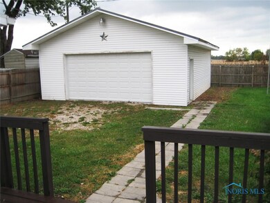 23897 W Meadow Dr, Genoa, OH 43430 - photo 3