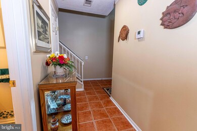 8209 Crossbrook Ct unit 202, Lorton, VA 22079 - photo 4