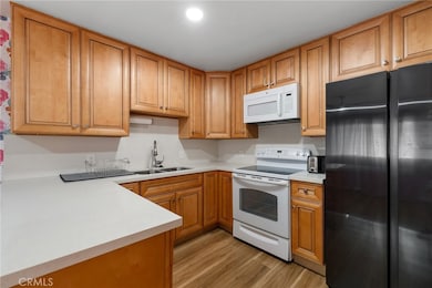 15015 Sherman Way unit 314, Van Nuys, CA 91405 - photo 3