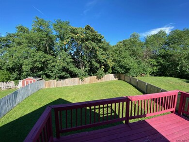 882 Lark Dr, Albany, NY 12210 - photo 4