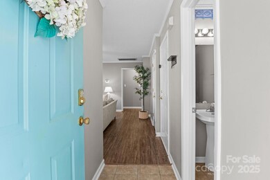 5940 Crape Myrtle Ln, Charlotte, NC 28216 - photo 4