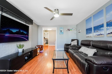286 Brighton St, Staten Island, NY 10307 - photo 2