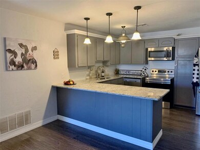 204 N Elk Dr, Cache, OK 73527 - photo 6