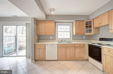 8238 Carrleigh Pkwy unit 88, Springfield, VA 22152 - photo 6