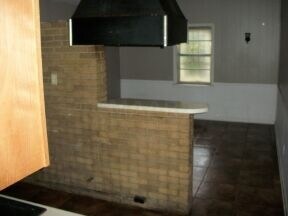Breakfast bar in the kitchen seperating the dining