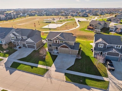 2107 NE 17th St, Ankeny, IA 50021 - photo 2