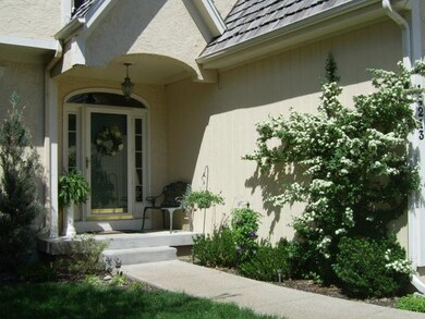 14213 W 73rd St, Shawnee, KS 66216 - photo 2