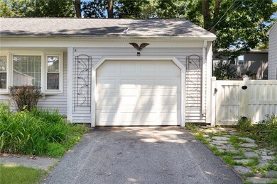 22 Stoneham Dr, Riverside, RI 02915 - photo 2