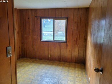 732 Valley View Rd, Sutherlin, OR 97479 - photo 6