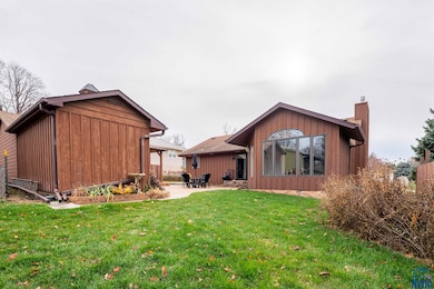 123 10th St SW, Le Mars, IA 51031 - photo 3