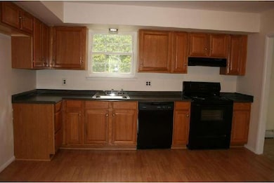 2402 Peach Tree Ln, Hatfield, PA 19440 - photo 5