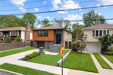 164 N Railroad St, Staten Island, NY 10312 - photo 5