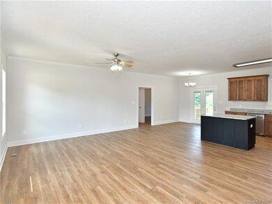 125 Stallion Ln, Statesville, NC 28625 - photo 4