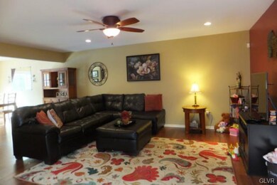 8018 Heritage Dr, Alburtis, PA 18011 - photo 4