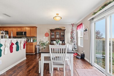 15460 Old Pond Cir, Noblesville, IN 46060 - photo 6