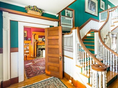 Common entryway to condominium