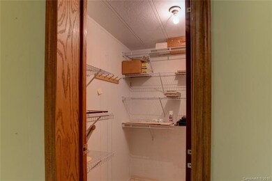 305 Meadowbrook Ct, Hendersonville, NC 28792 - photo 6